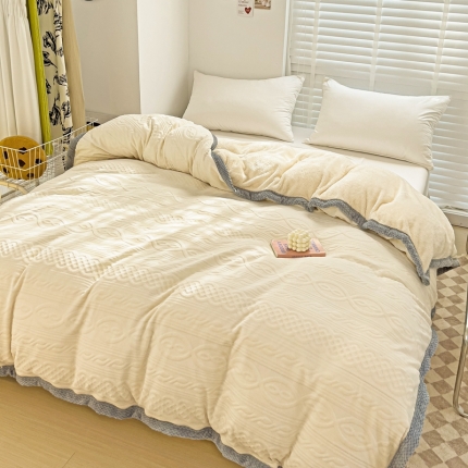 91家纺网 家纺一手货源 找家纺 （总）法澳 2023新款220克牛奶绒雕花烂花多功能单被套