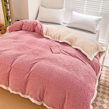 91家纺网 家纺一手货源 找家纺 （总）法澳 2023新款220克牛奶绒雕花烂花多功能单被套