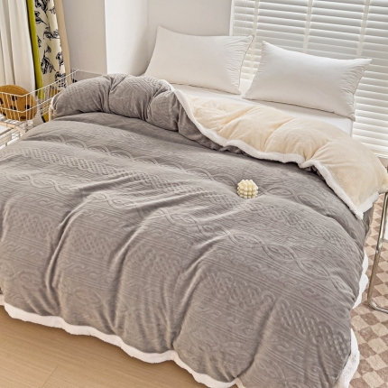 91家纺网 家纺一手货源 找家纺 （总）法澳 2023新款220克牛奶绒雕花烂花多功能单被套