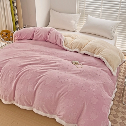 91家纺网 家纺一手货源 找家纺 （总）法澳 2023新款220克牛奶绒雕花烂花多功能单被套