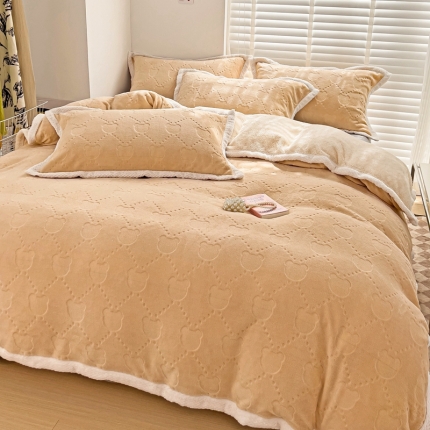 91家纺网 家纺一手货源 找家纺 （总）法澳 2023新款220克雕花绒纯色牛奶绒四件套
