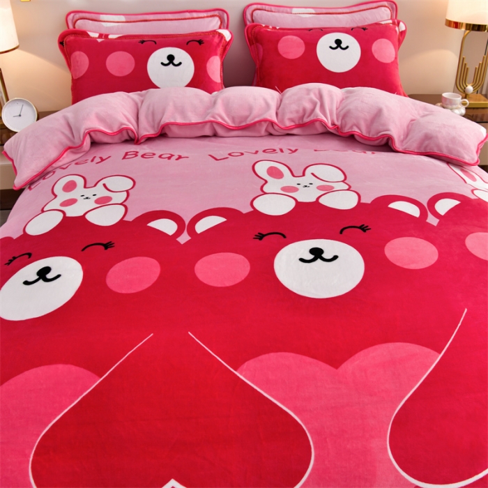 91家纺网 家纺一手货源 找家纺 2025新款230克8.5斤加厚高克重牛奶绒金貂绒法莱绒四件套冬季加绒法兰绒床裙款 爱心萌宠