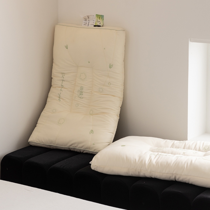 91家纺网 家纺一手货源 找家纺 (总) 多点家居 2023新款莫代尔微醺绿茶仰目枕枕头枕芯