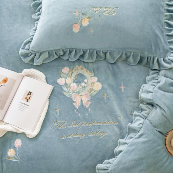 91家纺网 家纺一手货源 找家纺 绒博士 2023新款亲肤保暖240克牛奶绒四件套-郁金香 郁金香 浅蓝