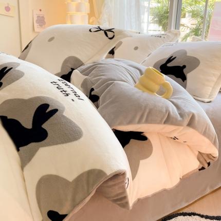 91家纺网 家纺一手货源 找家纺 柒月 2023新款加厚牛奶绒四件套 星空兔