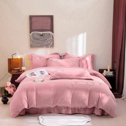 91家纺网 家纺一手货源 找家纺 （总）绒博士 2023新款舒适保暖220克牛奶绒四件套系列 罗拉