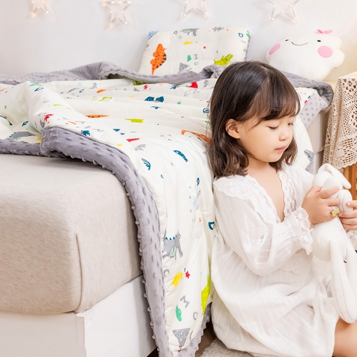 91家纺网 家纺一手货源 找家纺 十九色 2024新款儿童全棉豆豆被春秋被冬被婴幼儿安抚毯被子 小恐龙