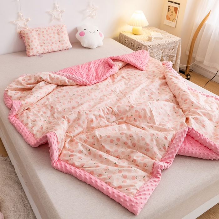 91家纺网 家纺一手货源 找家纺 十九色 2024新款儿童全棉豆豆被春秋被冬被婴幼儿安抚毯被子 小苹果