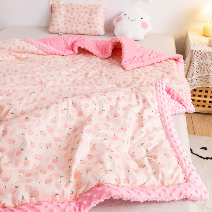 91家纺网 家纺一手货源 找家纺 十九色 2024新款儿童全棉豆豆被春秋被冬被婴幼儿安抚毯被子 小苹果