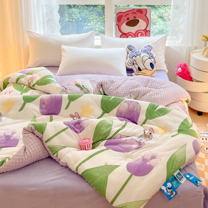 91家纺网 家纺一手货源 找家纺 伊人居 2023新款A类迪士尼针织棉豆豆被 甜心黛西