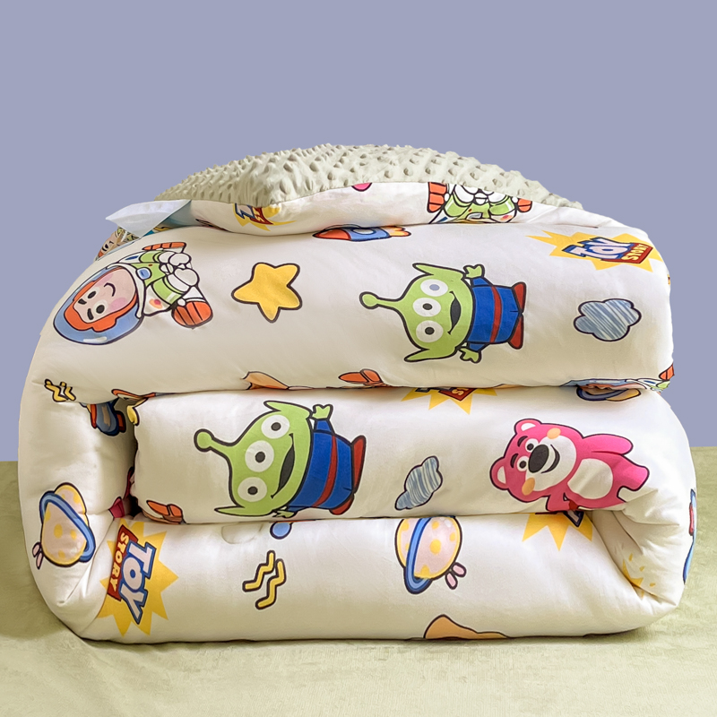 91家纺网 家纺一手货源 找家纺 伊人居 2023新款A类迪士尼针织棉豆豆被 玩具总动员