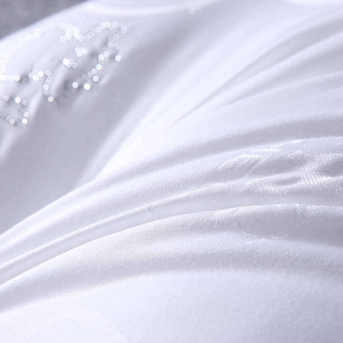 91家纺网 家纺一手货源 找家纺 2023新款牛奶枕头枕芯 牛奶丝花边白色