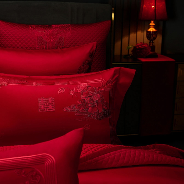 91家纺网 家纺一手货源 找家纺 缔缦 2023新款100s全棉长绒棉刺绣四件套婚庆 幸福婚礼（红）
