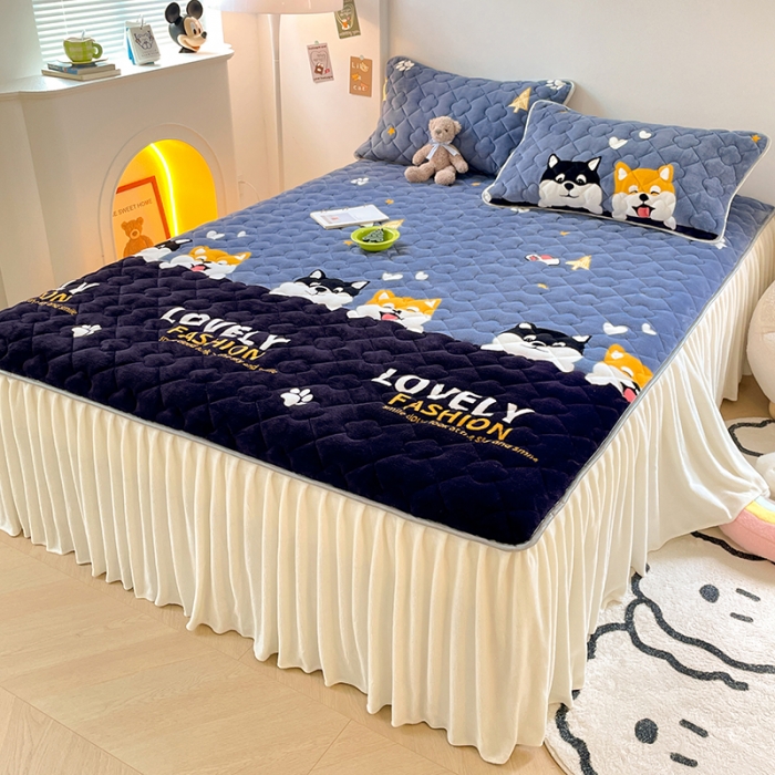 91家纺网 家纺一手货源 找家纺 梦舒羽 牛奶绒夹棉床裙床罩床单床盖床护垫套三件套 可爱狗狗