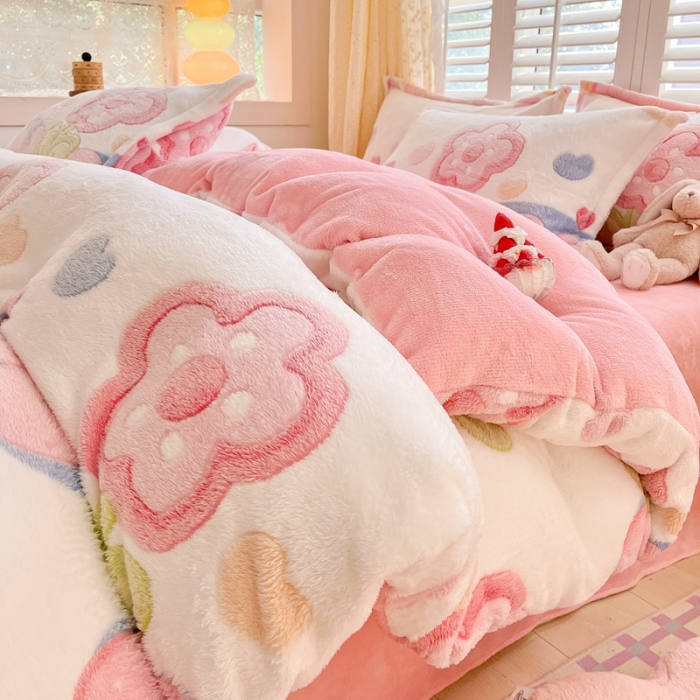 91家纺网 家纺一手货源 找家纺 川悦生活 2023新款立体雪花绒四件套 乐花花