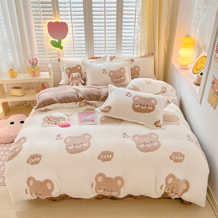 91家纺网 家纺一手货源 找家纺 川悦生活 2023新款立体雪花绒四件套 可爱熊仔