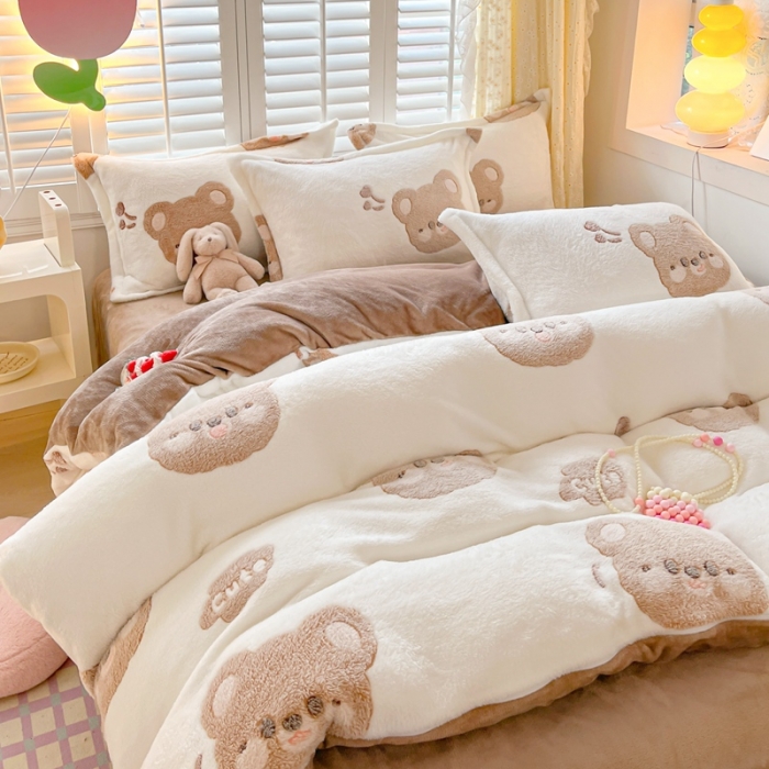 91家纺网 家纺一手货源 找家纺 川悦生活 2023新款立体雪花绒四件套 可爱熊仔