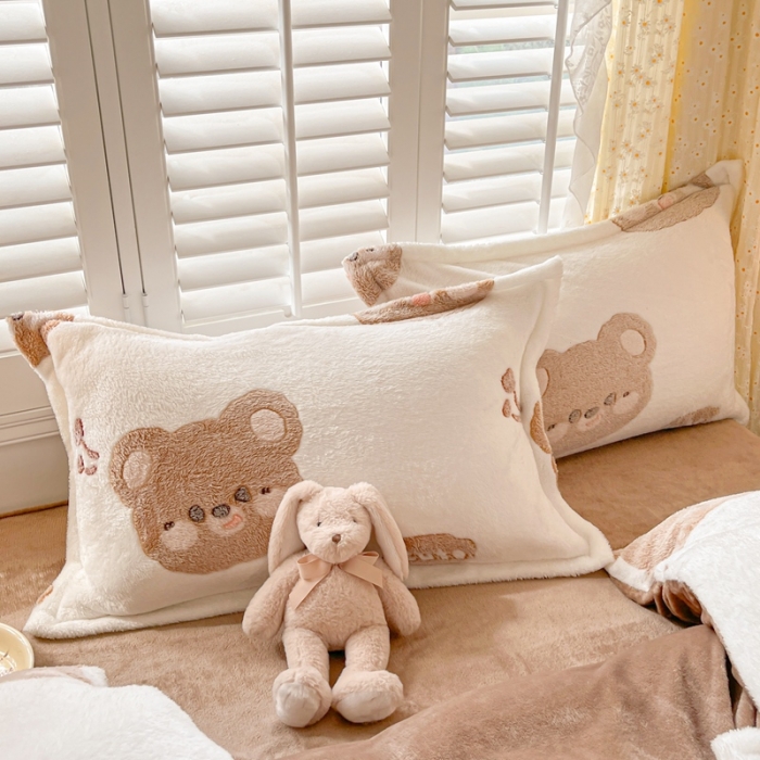 91家纺网 家纺一手货源 找家纺 川悦生活 2023新款立体雪花绒四件套 可爱熊仔