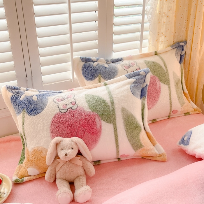 91家纺网 家纺一手货源 找家纺 川悦生活 2023新款立体雪花绒四件套 哈桑花-粉