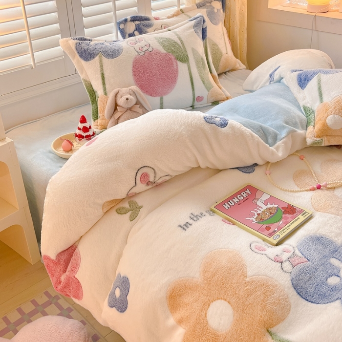 91家纺网 家纺一手货源 找家纺 川悦生活 2023新款立体雪花绒四件套 哈桑花-蓝