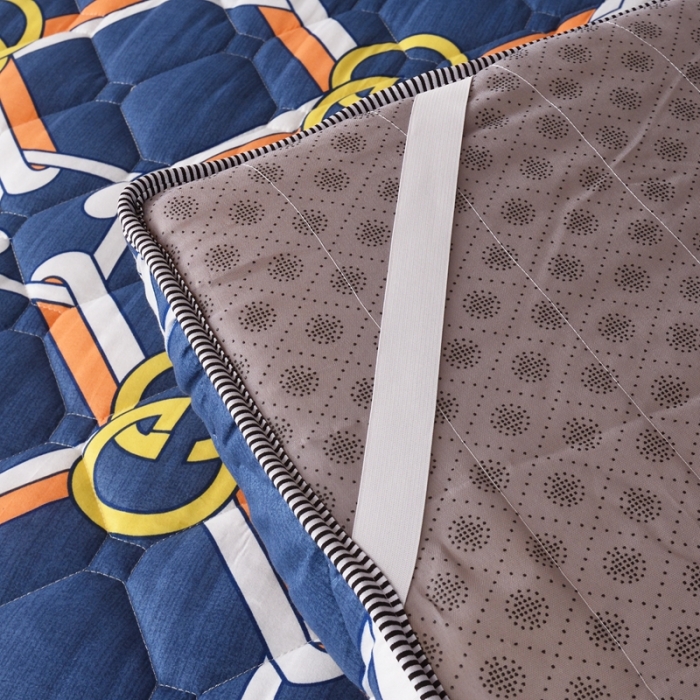 91家纺网 家纺一手货源 找家纺 张先生2024水洗棉印花加厚床垫学生款 字母