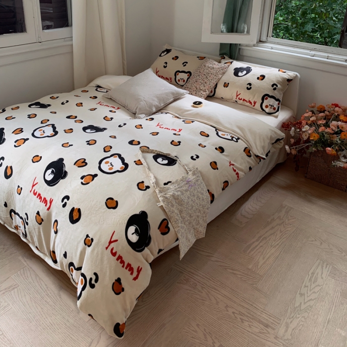 91家纺网 家纺一手货源 找家纺 花沐 2023新款冬季复古小法式牛奶绒四件套 点点熊