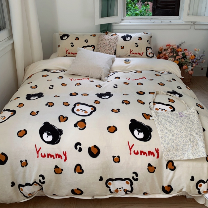 91家纺网 家纺一手货源 找家纺 花沐 2023新款冬季复古小法式牛奶绒四件套 点点熊