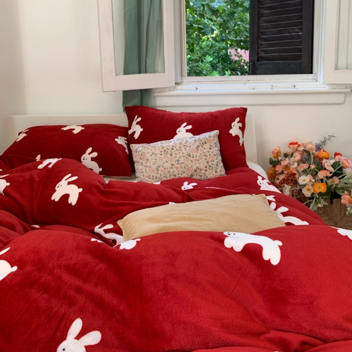 91家纺网 家纺一手货源 找家纺 花沐 2023新款冬季复古小法式牛奶绒四件套 红兔小姐