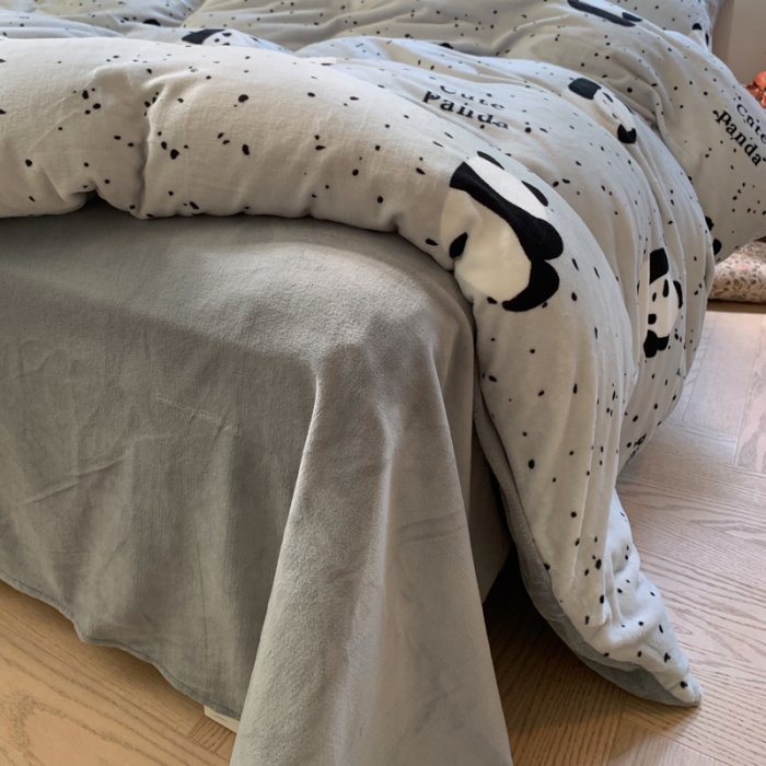 91家纺网 家纺一手货源 找家纺 花沐 2023新款冬季复古小法式牛奶绒四件套 花花同学