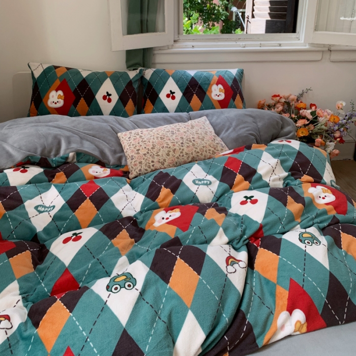 91家纺网 家纺一手货源 找家纺 花沐 2023新款冬季复古小法式牛奶绒四件套 菱形格