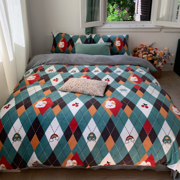 91家纺网 家纺一手货源 找家纺 花沐 2023新款冬季复古小法式牛奶绒四件套 菱形格