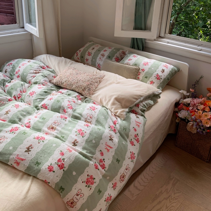 91家纺网 家纺一手货源 找家纺 花沐 2023新款冬季复古小法式牛奶绒四件套 绿叶仙踪