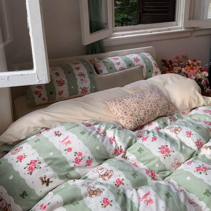 91家纺网 家纺一手货源 找家纺 花沐 2023新款冬季复古小法式牛奶绒四件套 绿叶仙踪