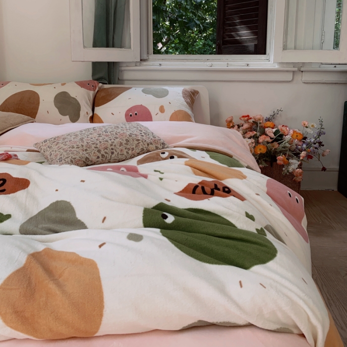 91家纺网 家纺一手货源 找家纺 花沐 2023新款冬季复古小法式牛奶绒四件套 五彩圈圈