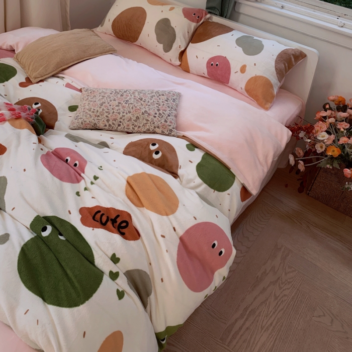 91家纺网 家纺一手货源 找家纺 花沐 2023新款冬季复古小法式牛奶绒四件套 五彩圈圈