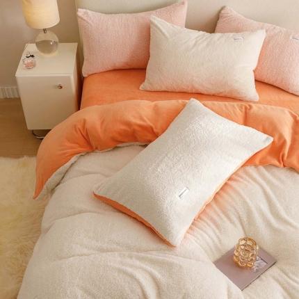 91家纺网 家纺一手货源 找家纺 2023新款小清新纯色双拼美丽绒牛奶绒四件套 奶白拼桔