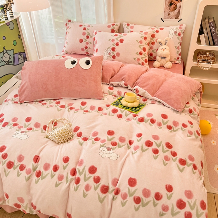 91家纺网 家纺一手货源 找家纺 HL原创 2023新款印花牛奶绒四件套 粉黛佳人