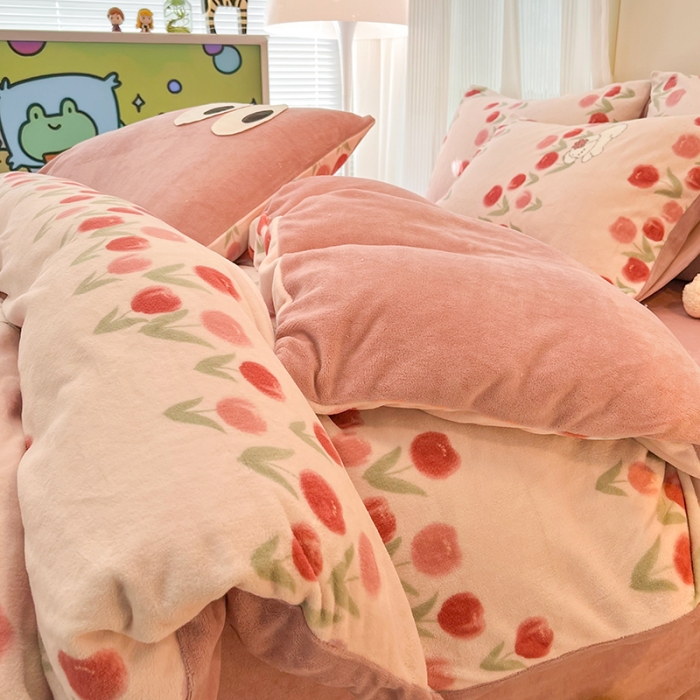 91家纺网 家纺一手货源 找家纺 HL原创 2023新款印花牛奶绒四件套 粉黛佳人