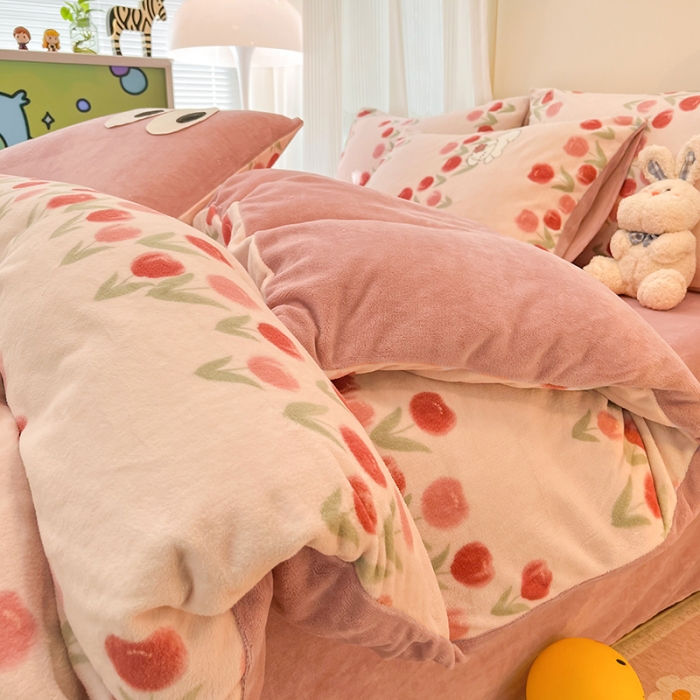 91家纺网 家纺一手货源 找家纺 HL原创 2023新款印花牛奶绒四件套 粉黛佳人