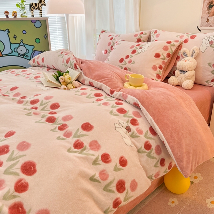 91家纺网 家纺一手货源 找家纺 HL原创 2023新款印花牛奶绒四件套 粉黛佳人