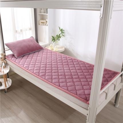 91家纺网 家纺一手货源 找家纺 （总）东宇床垫 2025新款A类抗菌牛奶绒加厚大豆学生床垫