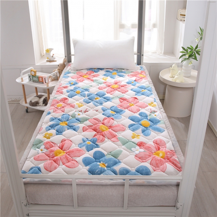 91家纺网 家纺一手货源 找家纺 东宇床垫 2025新款A类抗菌牛奶绒加厚大豆学生床垫 花海