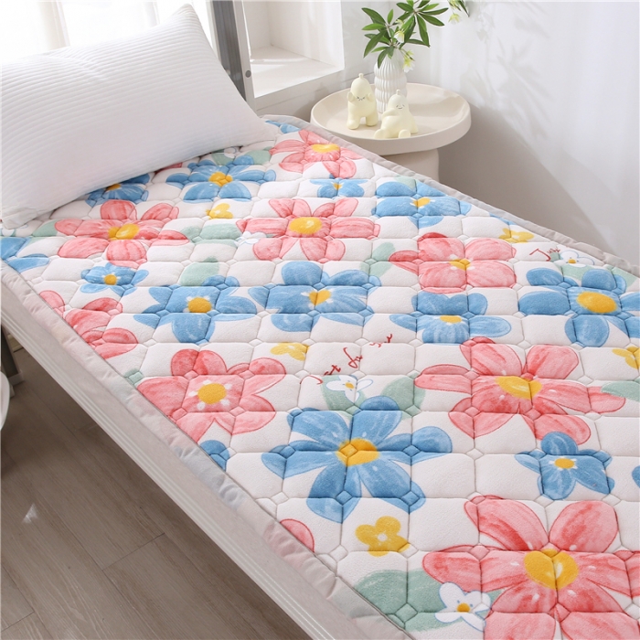 91家纺网 家纺一手货源 找家纺 东宇床垫 2025新款A类抗菌牛奶绒加厚大豆学生床垫 花海