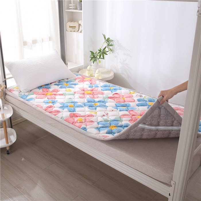 91家纺网 家纺一手货源 找家纺 东宇床垫 2025新款A类抗菌牛奶绒加厚大豆学生床垫 花海