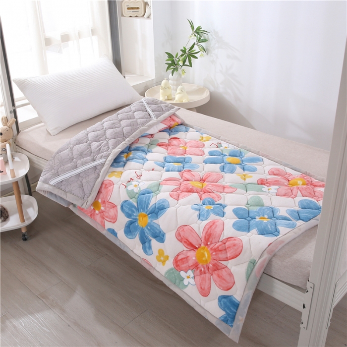 91家纺网 家纺一手货源 找家纺 东宇床垫 2025新款A类抗菌牛奶绒加厚大豆学生床垫 花海