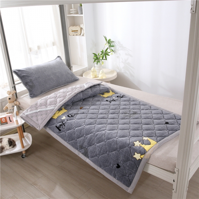 91家纺网 家纺一手货源 找家纺 东宇床垫 2025新款A类抗菌牛奶绒加厚大豆学生床垫 皇冠