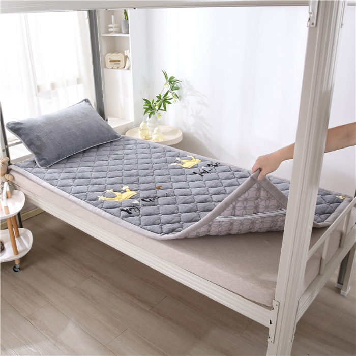 91家纺网 家纺一手货源 找家纺 东宇床垫 2025新款A类抗菌牛奶绒加厚大豆学生床垫 皇冠