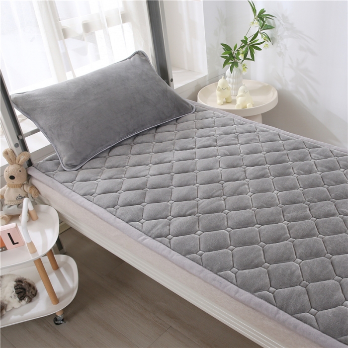 91家纺网 家纺一手货源 找家纺 东宇床垫 2025新款A类抗菌牛奶绒加厚大豆学生床垫 灰色