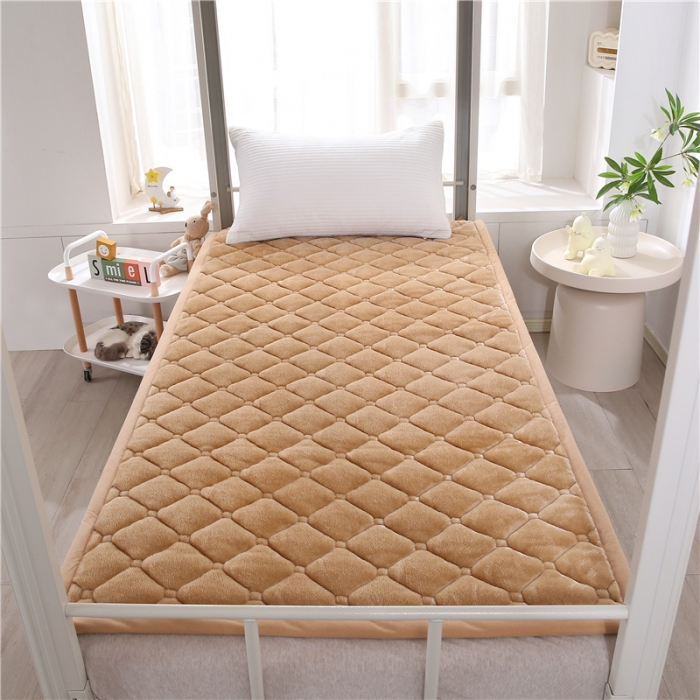 91家纺网 家纺一手货源 找家纺 东宇床垫 2025新款A类抗菌牛奶绒加厚大豆学生床垫 姜黄