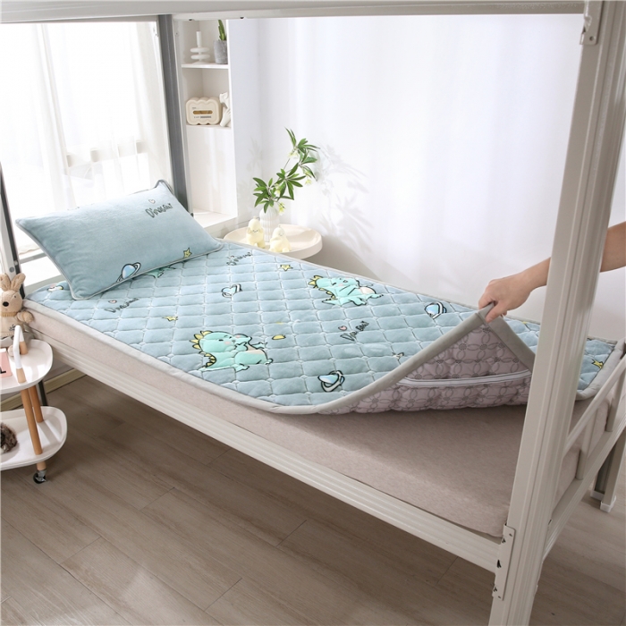 91家纺网 家纺一手货源 找家纺 东宇床垫 2025新款A类抗菌牛奶绒加厚大豆学生床垫 恐龙家园